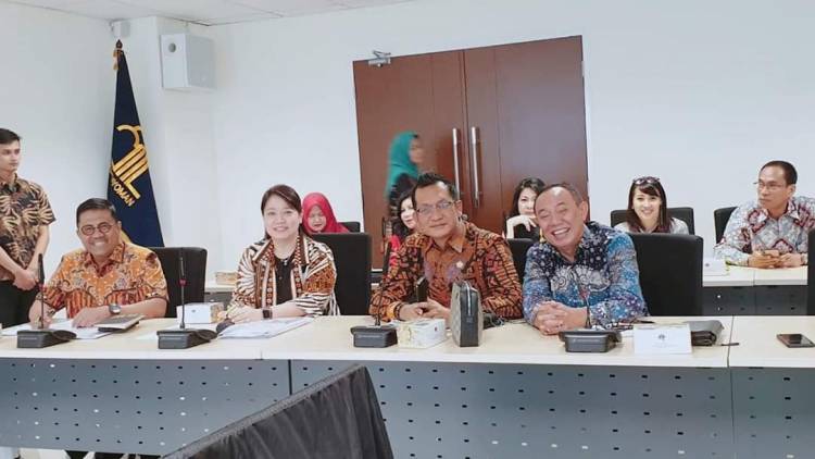 INI menghadiri untuk menyamakan persepsi mengenai penerapan Prinsip Mengenai Pengguna Jasa (PMPJ) oleh notaris dan pengisian formulir terkait pemenuhan PMPJ tersebut sebagaimana dimaksud oleh PP No. 43 Tahun 2015 dan Permenkumham No. 9 Tahun 2017 bersama Ditjen AHU dan PPATK