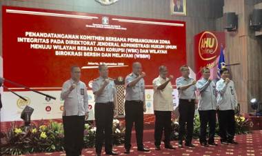 Penandatanganan Komitmen Bersama Pembangunan Zona Integritas pada Ditjen AHU Menuju Wilayah Bebas dari Korupsi (WBK) dan Wilayah Birokrasi Bersih dan Melayani (WBBM)