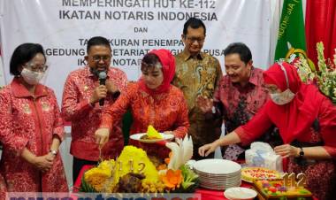 HUT INI KE-112 DAN SYUKURAN SEKRETARIAT IKATAN NOTARIS INDONESIA YANG BARU