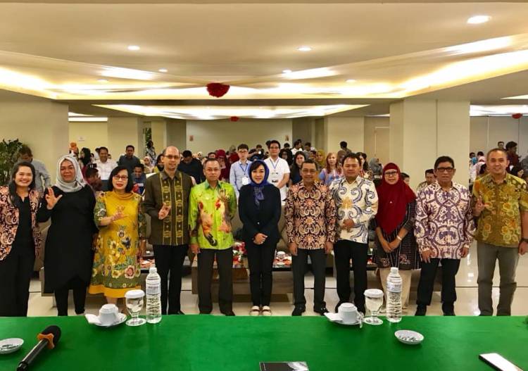 Upgrading Kenotariatan tentang Penerapan Online Single Submission (OSS) dan Peraturan Dewan Kehormatan Pusat (DKP) INI